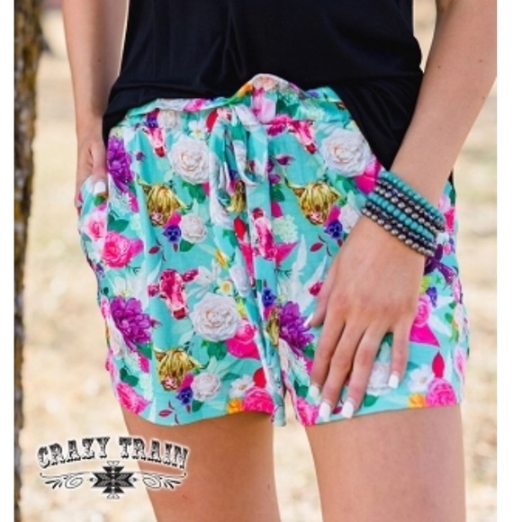 Adorable floral shorts - Picture 1 of 1